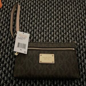 Michael Kors Never Used Jet Set Wristlet